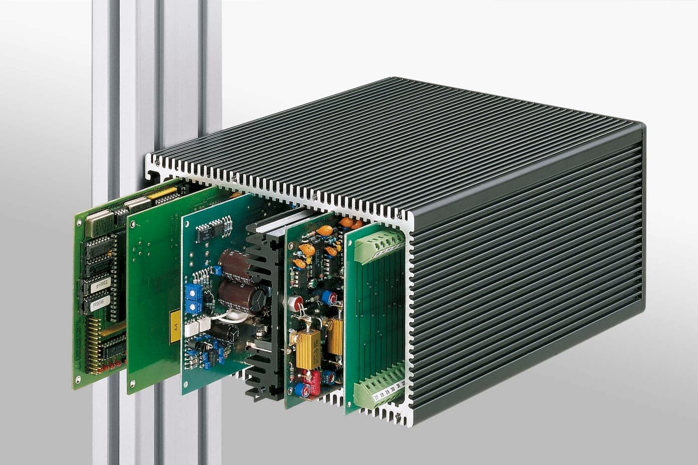 Cajas para PCB y módulos — Perfiles para carcasas electrónicas application